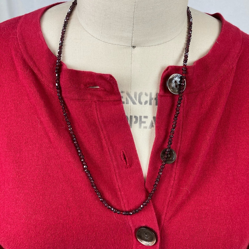 Garnet chip necklace with silver twist clasp